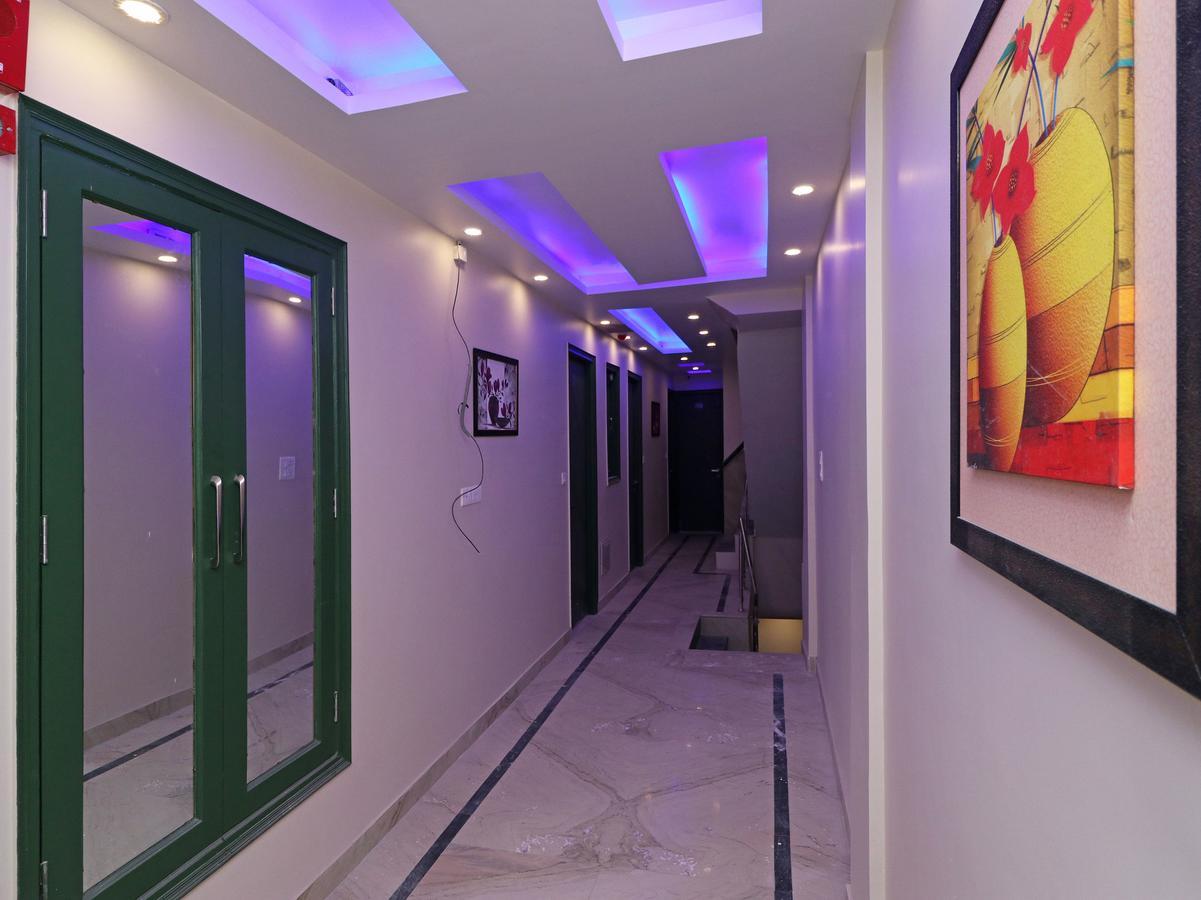 Oyo 11593 Hotel Aman Guest House Nuova Delhi Esterno foto