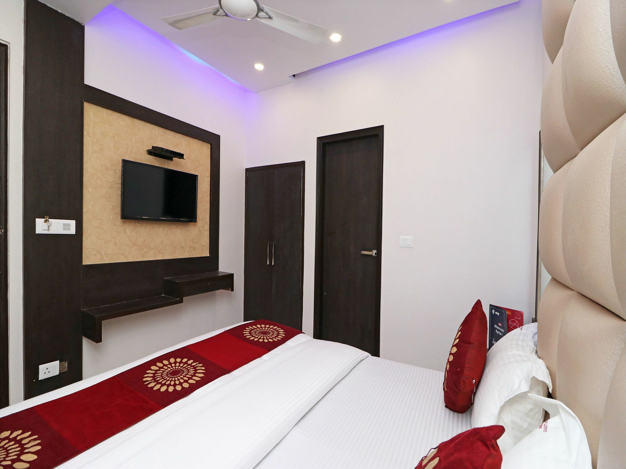 Oyo 11593 Hotel Aman Guest House Nuova Delhi Esterno foto