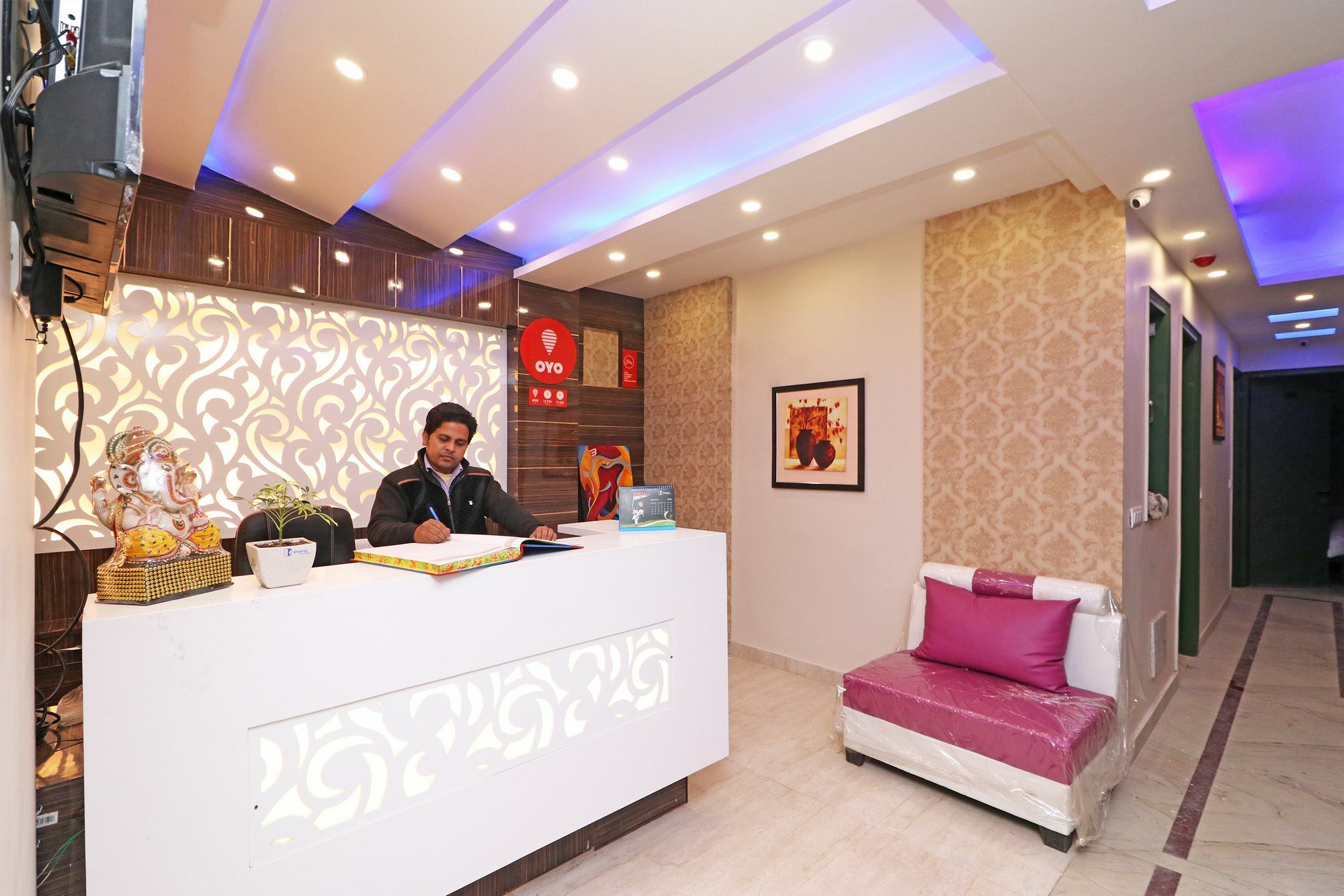 Oyo 11593 Hotel Aman Guest House Nuova Delhi Esterno foto