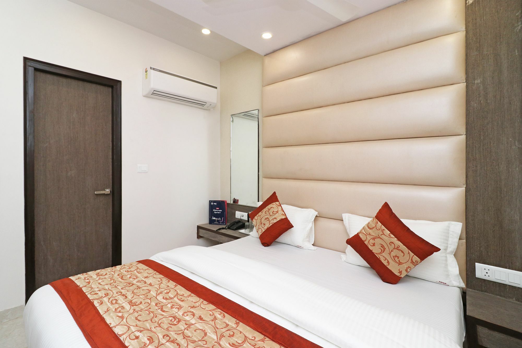 Oyo 11593 Hotel Aman Guest House Nuova Delhi Esterno foto