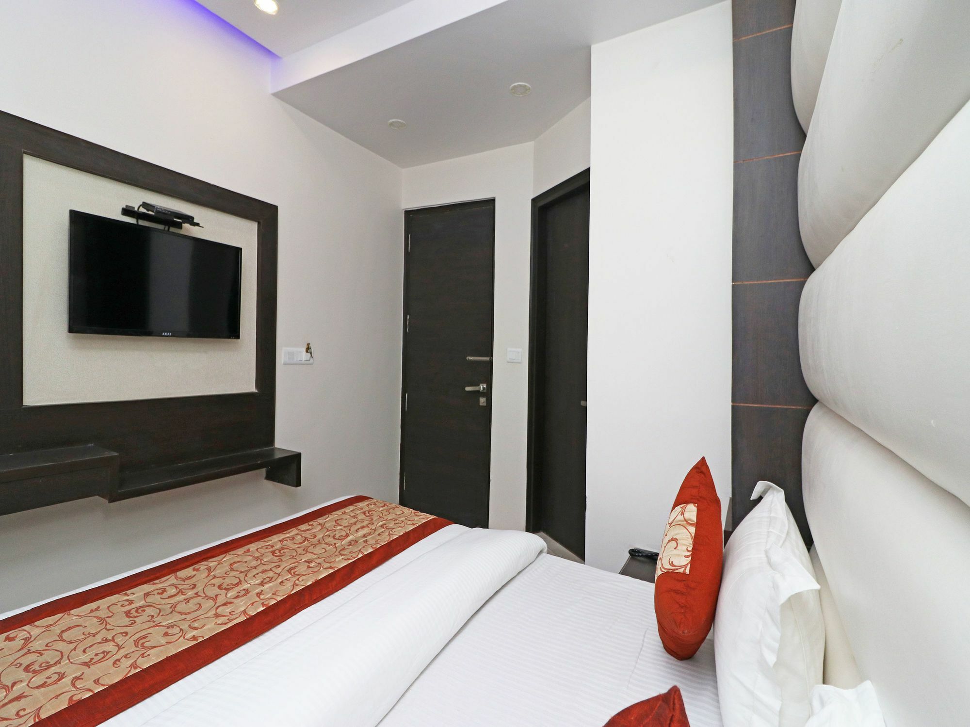 Oyo 11593 Hotel Aman Guest House Nuova Delhi Esterno foto