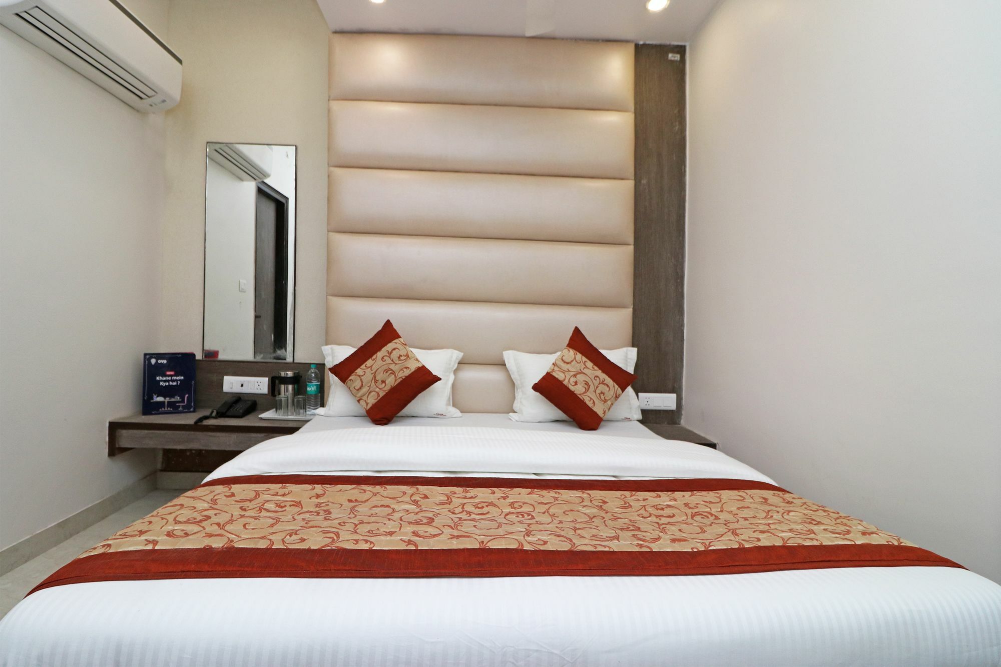 Oyo 11593 Hotel Aman Guest House Nuova Delhi Esterno foto